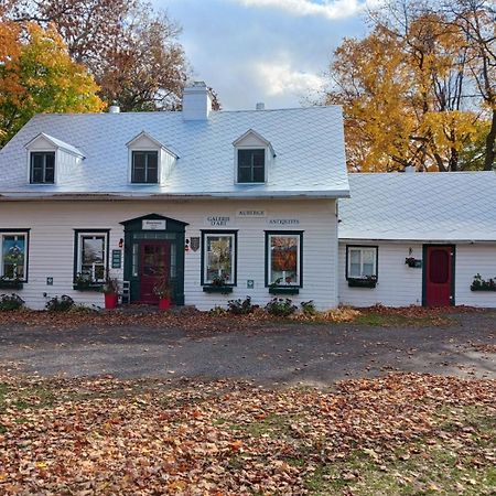 Auberge Les Blancs Moutons Saint-Laurent-de-l'ile d'Orleans Exterior foto